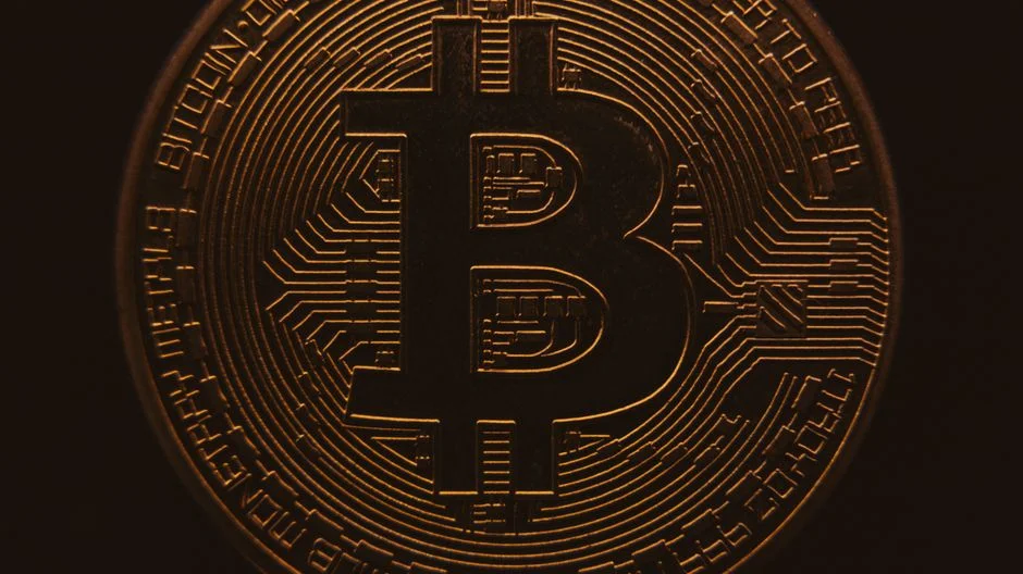 Чому Біткоїн залишається привабливим у порівнянні з акціями AI