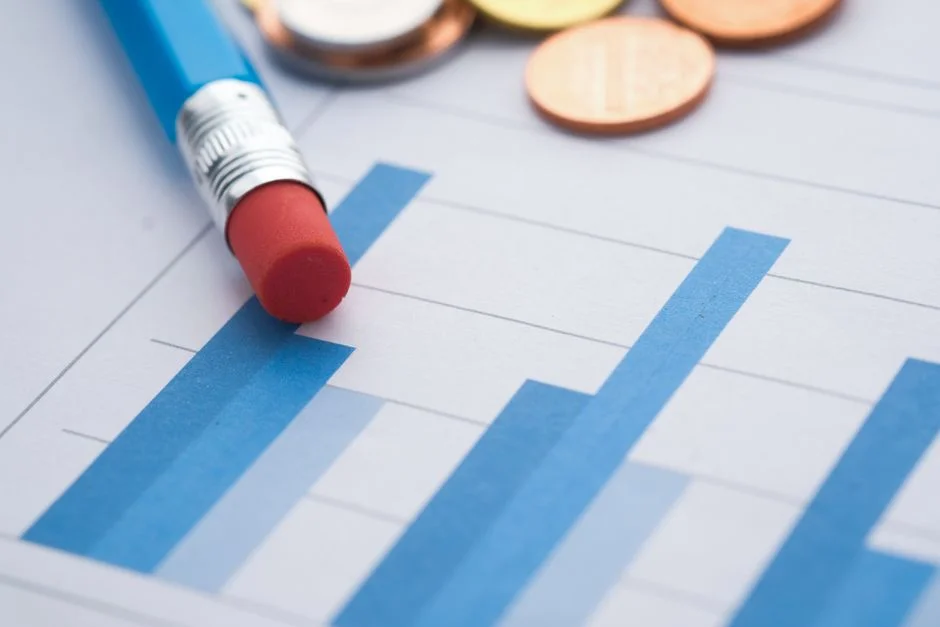 Вплив грошової маси на біткоїн та S&P 500
